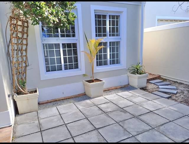 2 BEDROOM FREEHOLD SOLD IN BLOUBERG SANDS